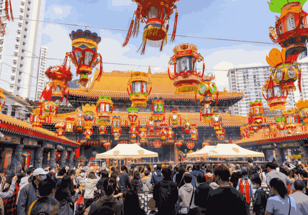 Hong Kong walking tour through vibrant streets and skyline